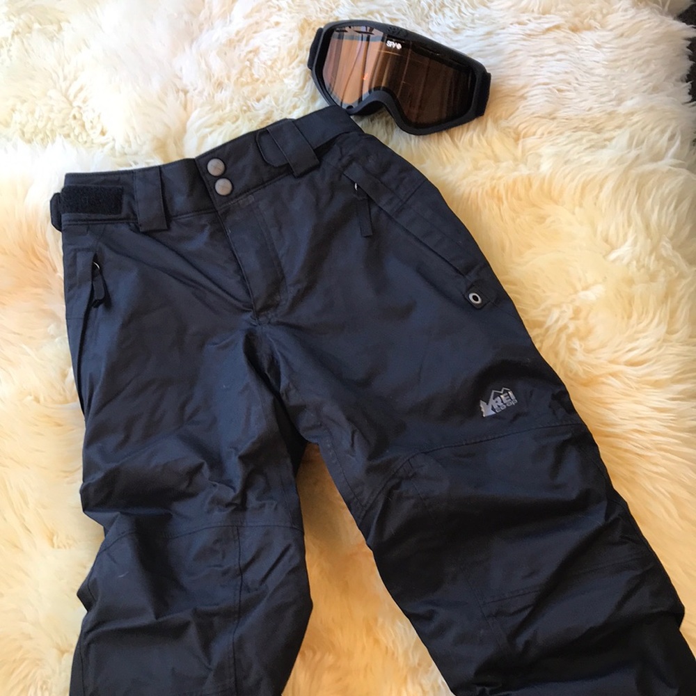 REI Kids ski pants size 6/7